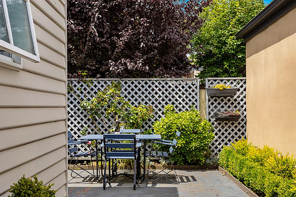Arendon Cottage LR-19