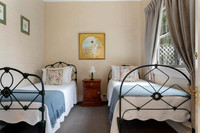 Arendon Cottage LR-13